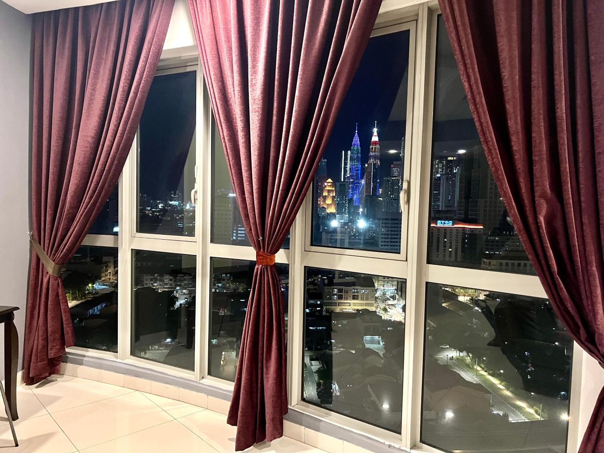 Regalia Suites 424 Kuala Lumpur Esterno foto